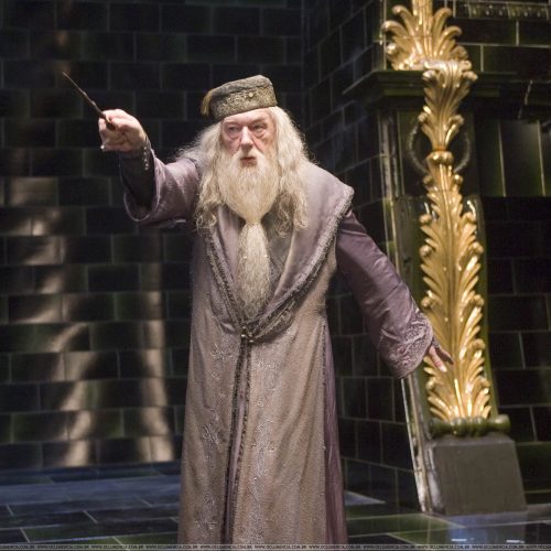 Dumbledore retornará a Animais Fantásticos 2