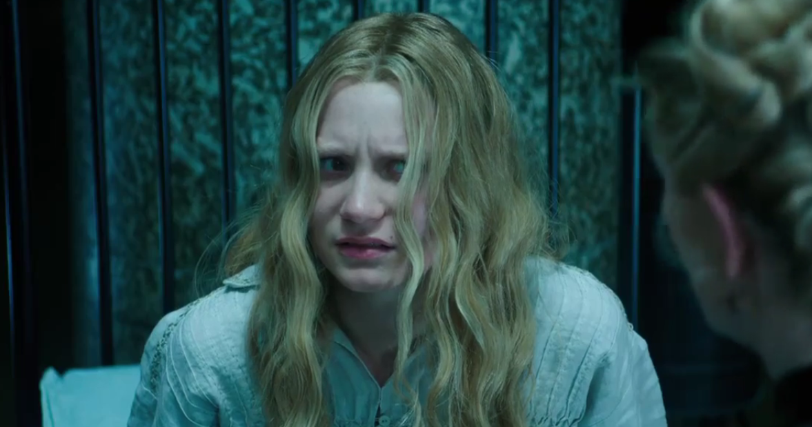 Fuga de hospício em trailer final de ‘Alice Através do Espelho’